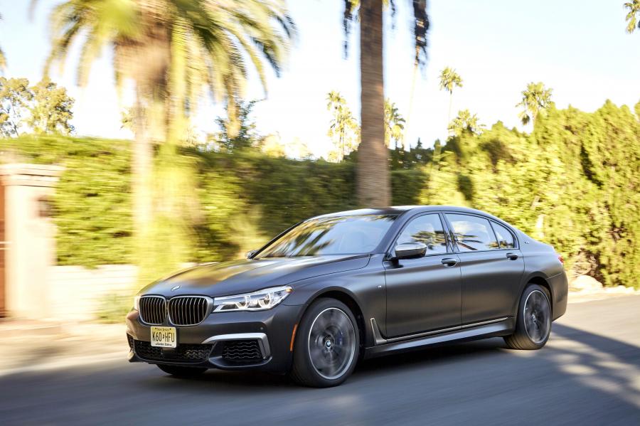  BMW M760i xDrive 2017 года  (NA) (фото 21 из 154)
